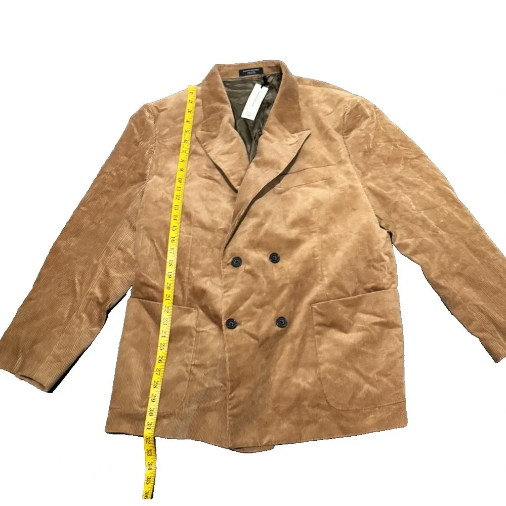 Banana Republic details brand